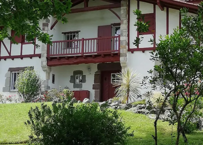 فندق مبيت وإفطار Xaran Erdian D'hotes 3*